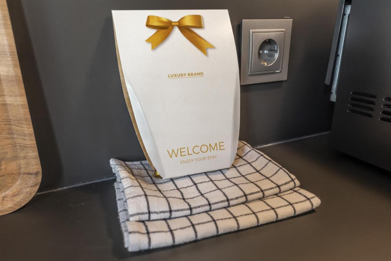 Trajano Premium Estudios By H *