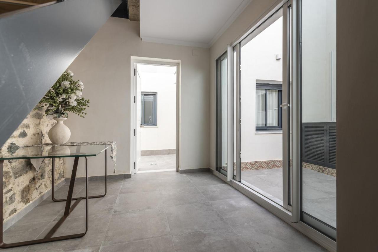 Trajano Premium Estudios By H Apartment *