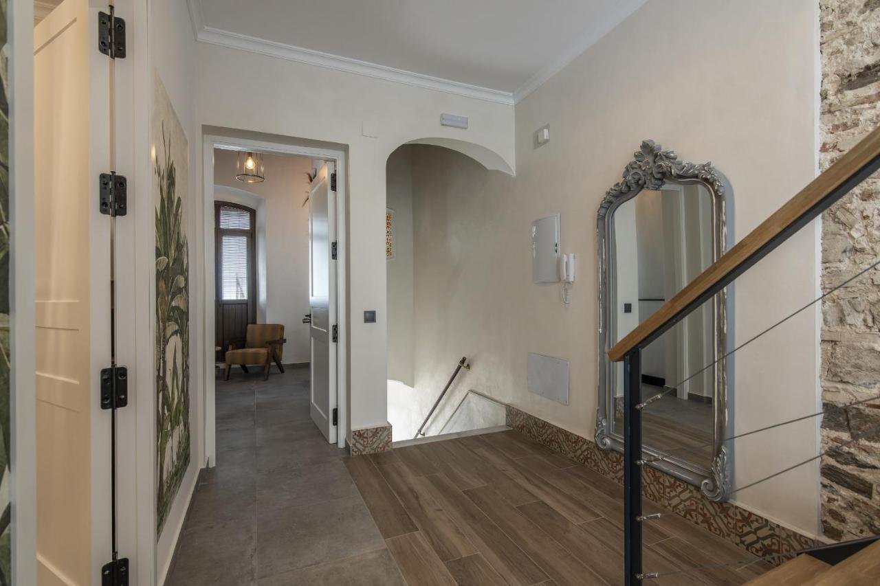 Trajano Premium Estudios By H Apartment